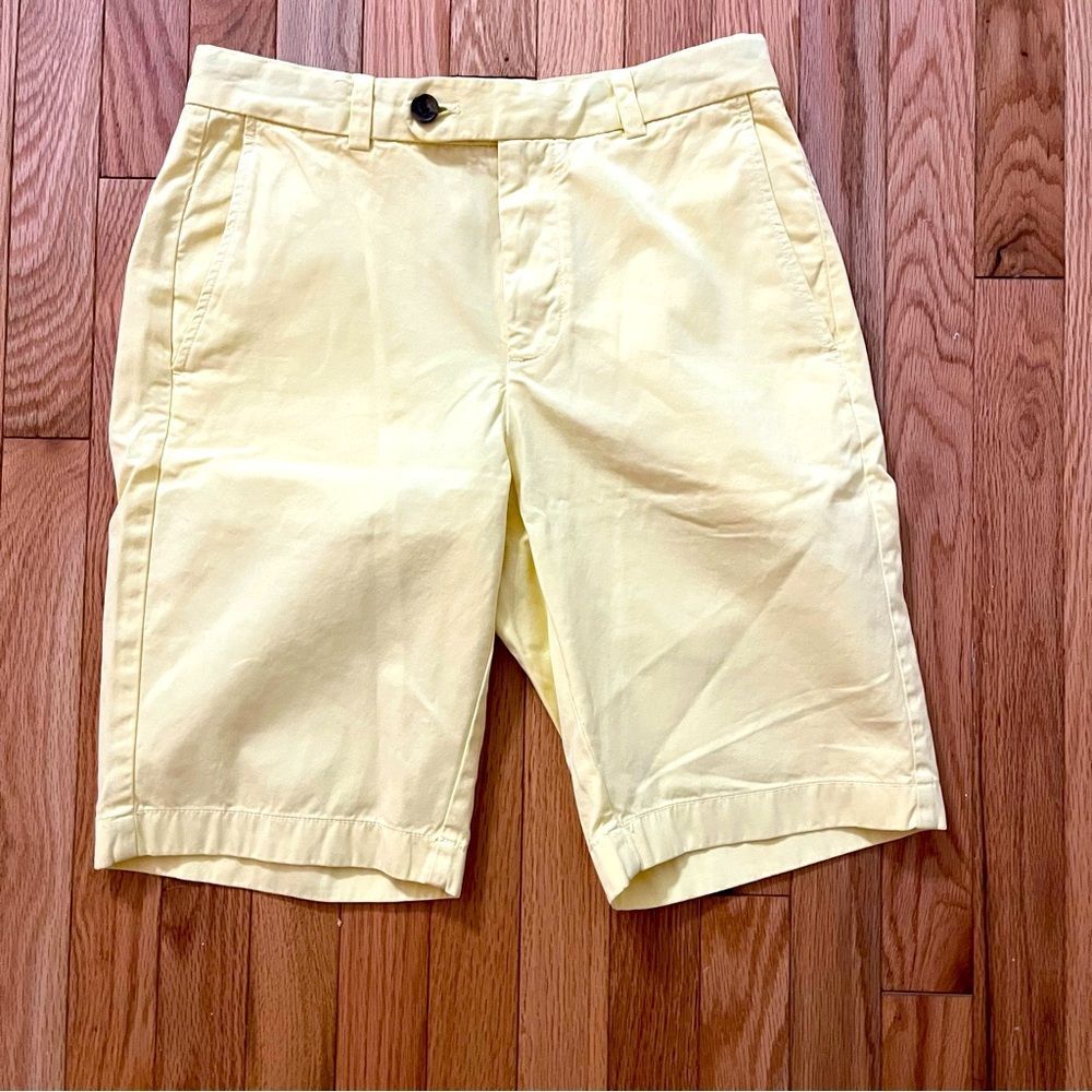 Brooks Brothers Bermuda Yellow Chino Shorts Flat Mens Size 30, 11" inseam